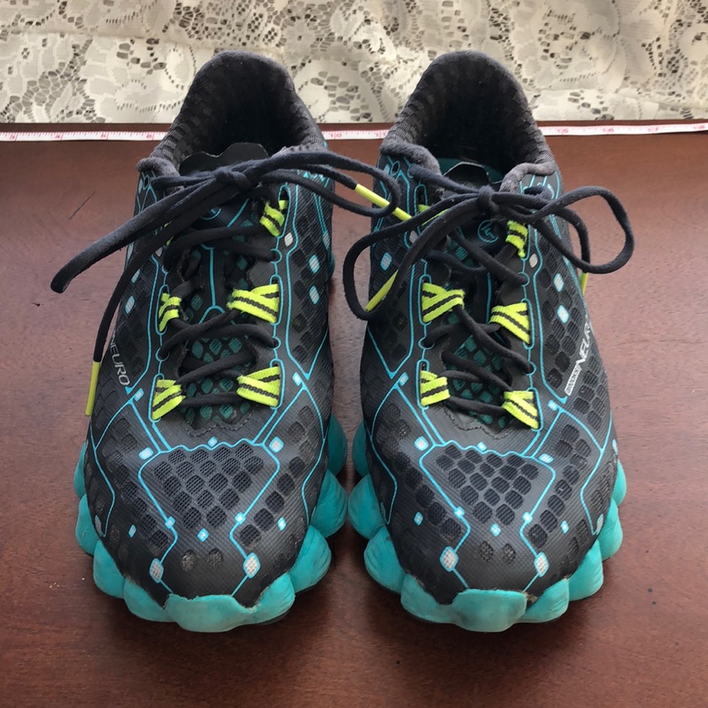 COPY - Brooks Neuro Carpe Runem Shoes Sz. 7